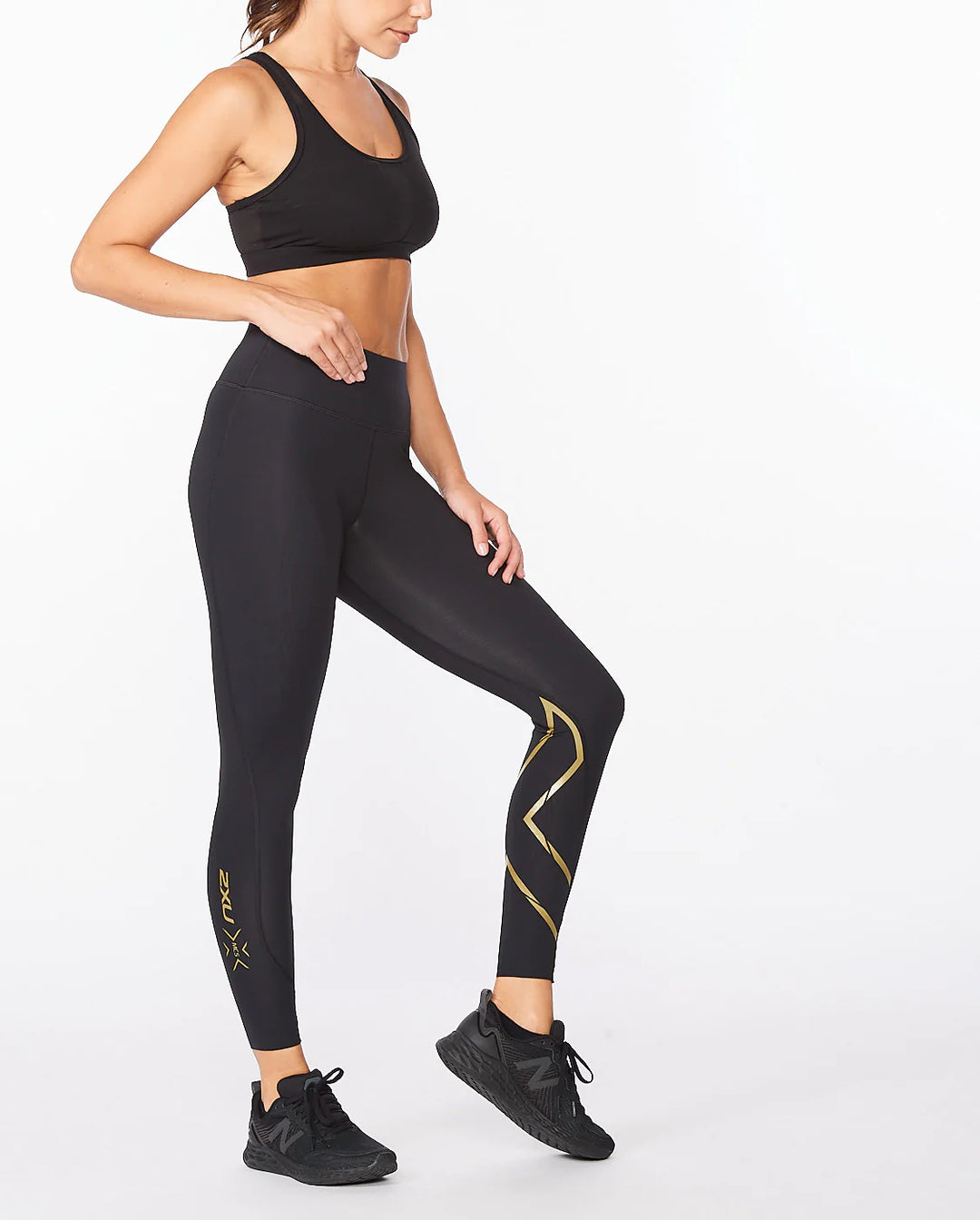 2XU Force Mid-Rise Compression Tights | Women | Black Gold